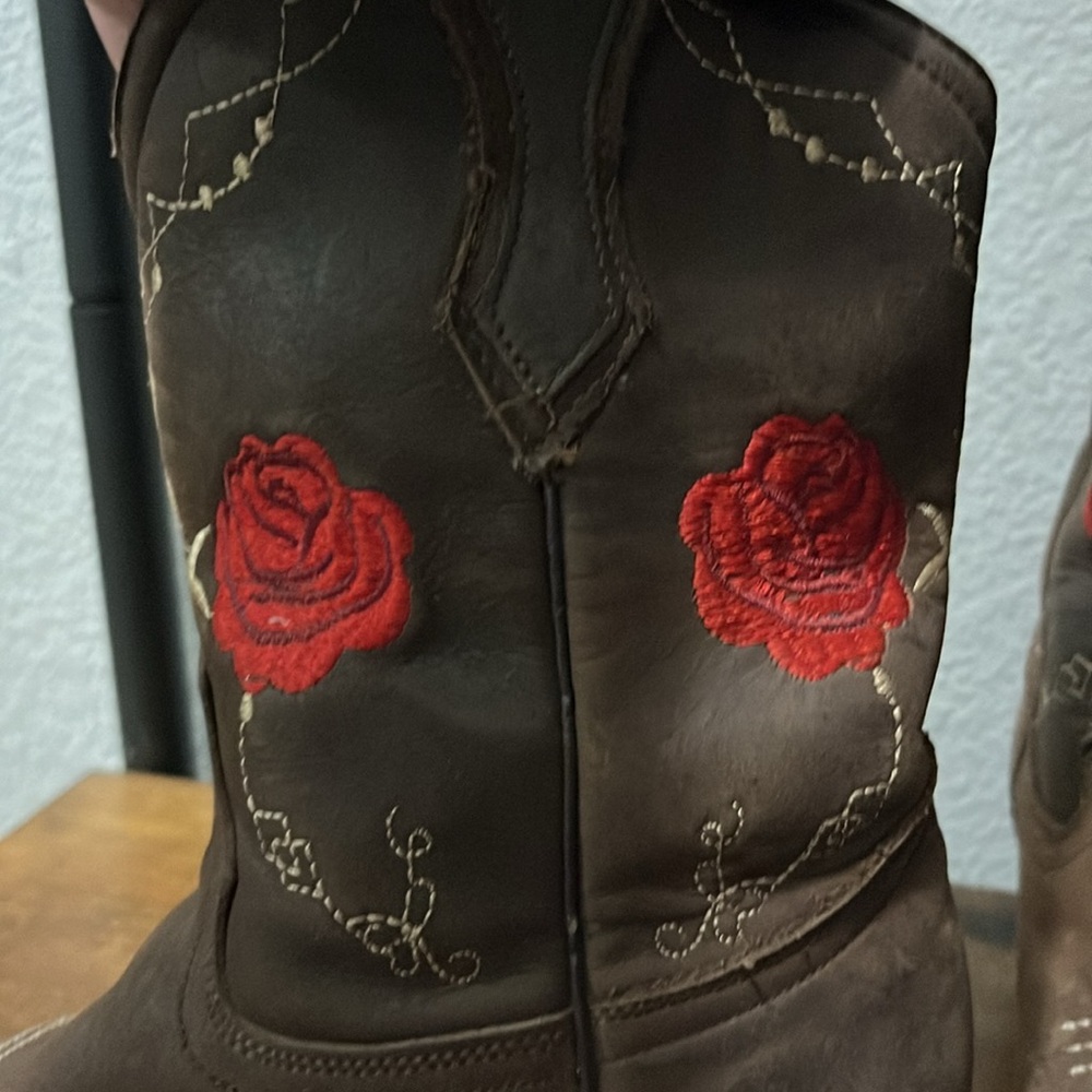 Cowboy Boots with Red Rose Embroidery - Picture 3 of 16